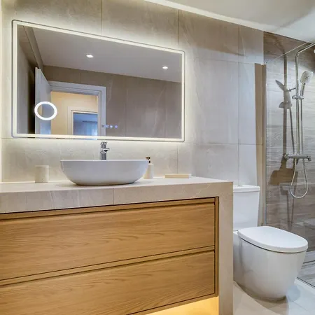 Bellu - Govino Bay 2br Maisonette With Common Pool Appartamento