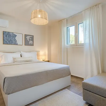 Bellu - Govino Bay 2br Maisonette With Common Pool Appartamento