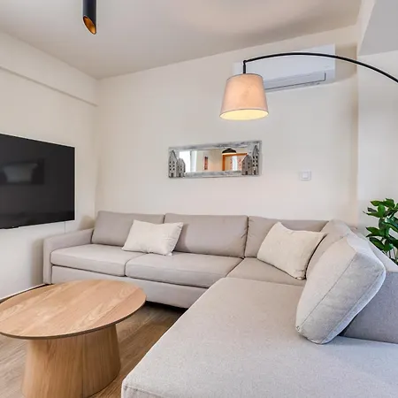 Appartamento Bellu - Govino Bay 2br Maisonette With Common Pool *