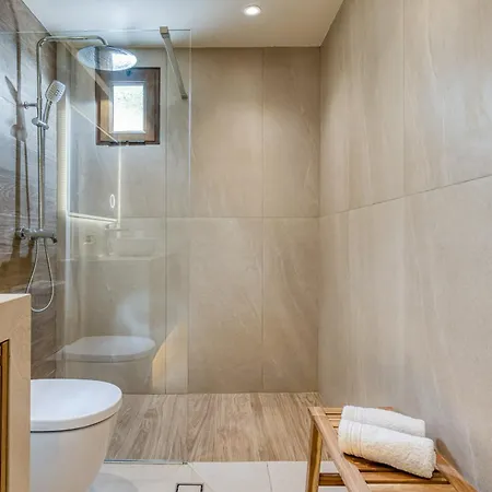Appartement Bellu - Govino Bay 2br Maisonette With Common Pool