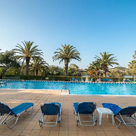 Bellu - Govino Bay 2br Maisonette With Common Pool Appartamento